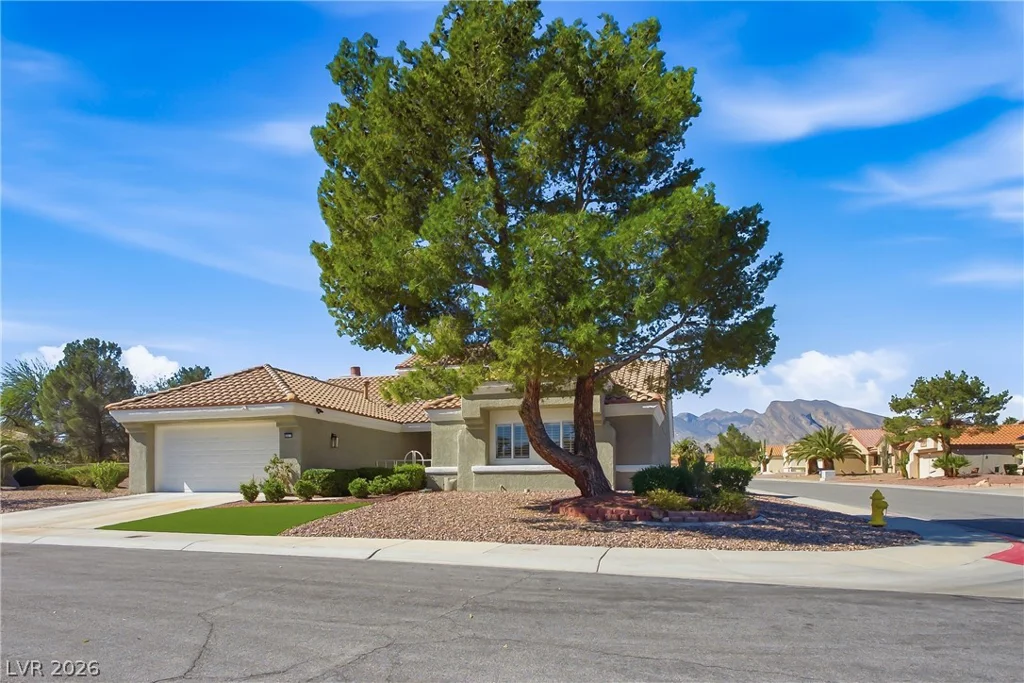 8817 Sandspring, Las Vegas, NV 89134