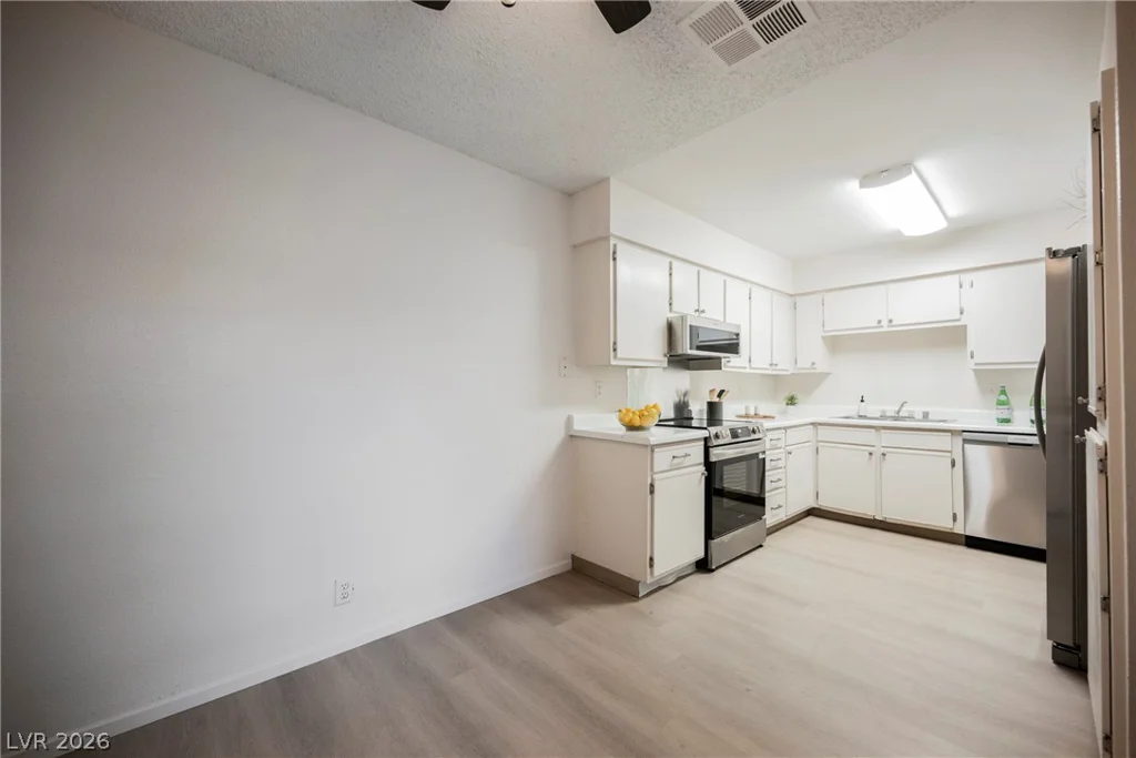 3151 Soaring Gulls, Las Vegas, NV 89128
