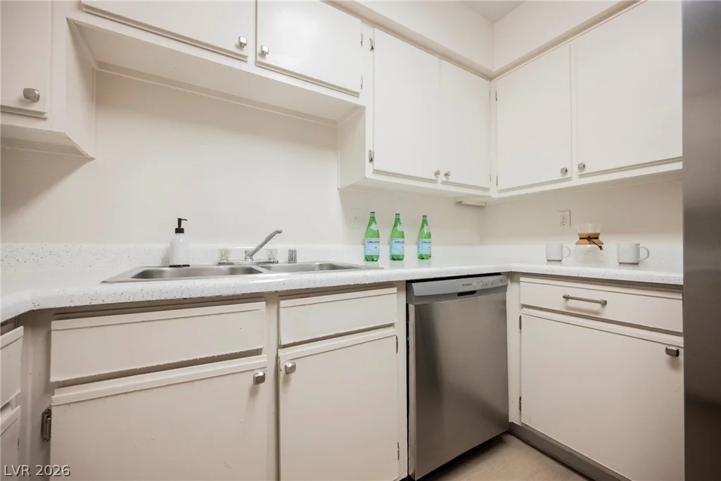 3151 Soaring Gulls, Las Vegas, NV 89128