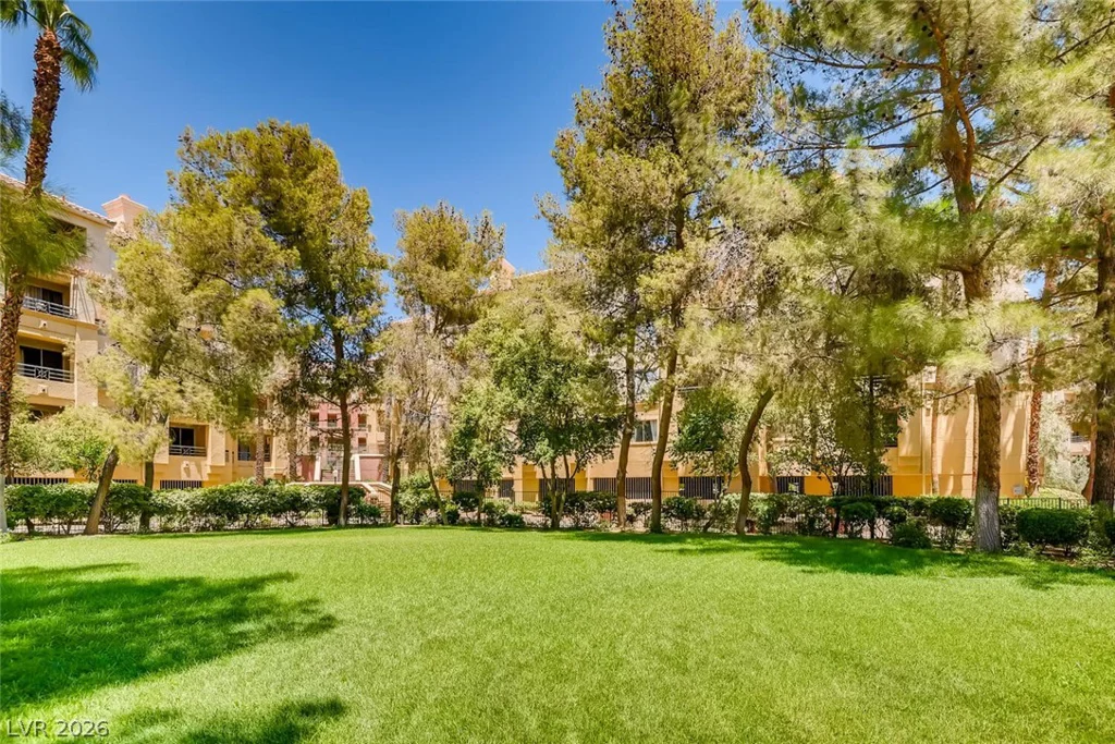 260 Flamingo, Las Vegas, NV 89169