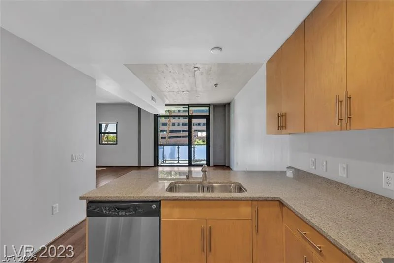 353 Bonneville, Las Vegas, NV 89101