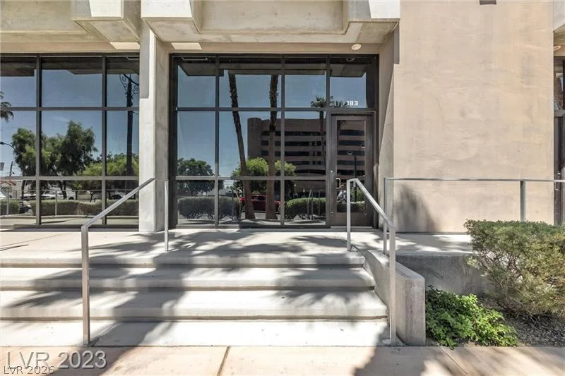 353 Bonneville, Las Vegas, NV 89101