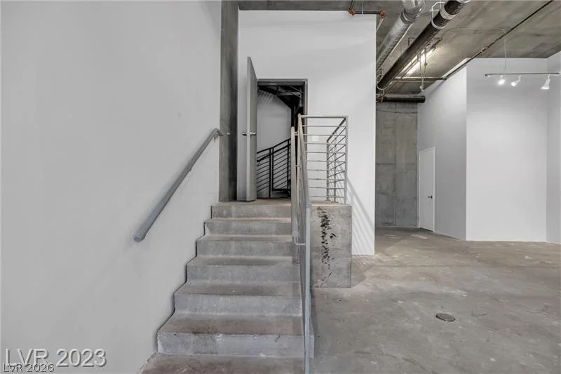 353 Bonneville, Las Vegas, NV 89101