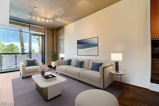 353 Bonneville, Las Vegas, NV 89101