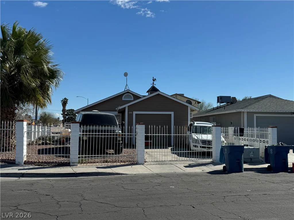 3630 Rochester, Las Vegas, NV 89115