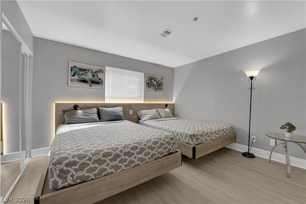 4200 Valley View, Las Vegas, NV 89103