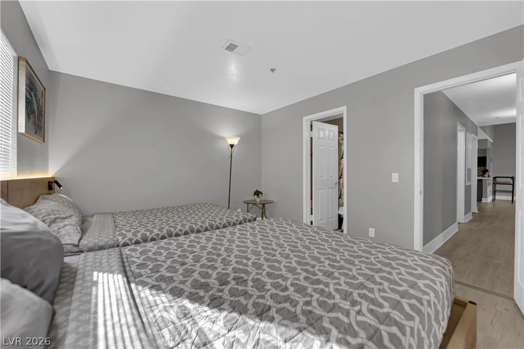 4200 Valley View, Las Vegas, NV 89103