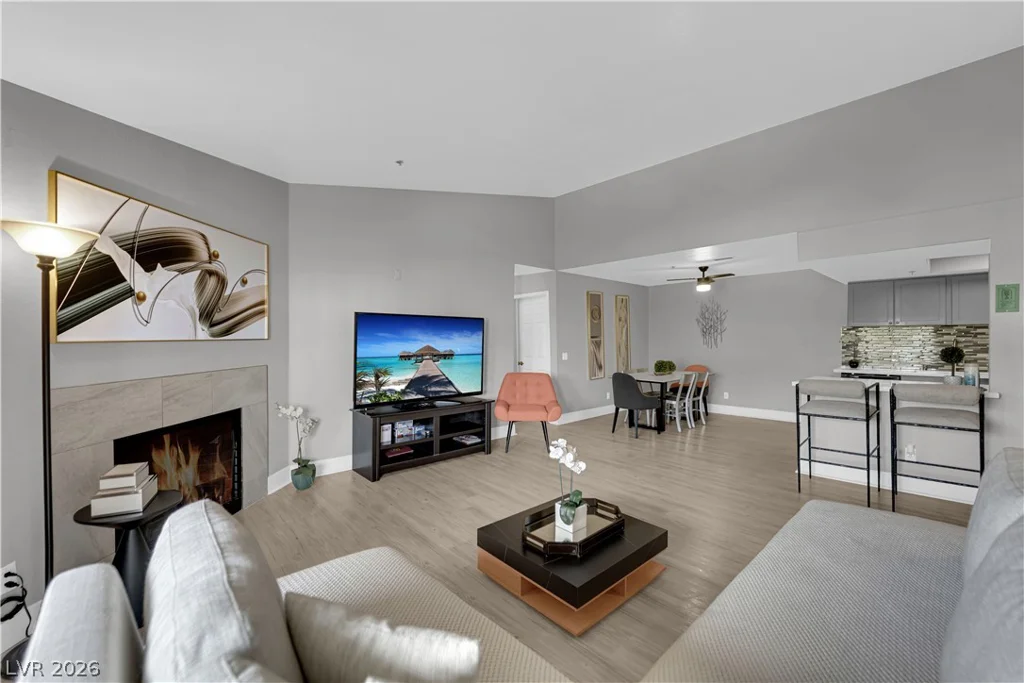 4200 Valley View, Las Vegas, NV 89103