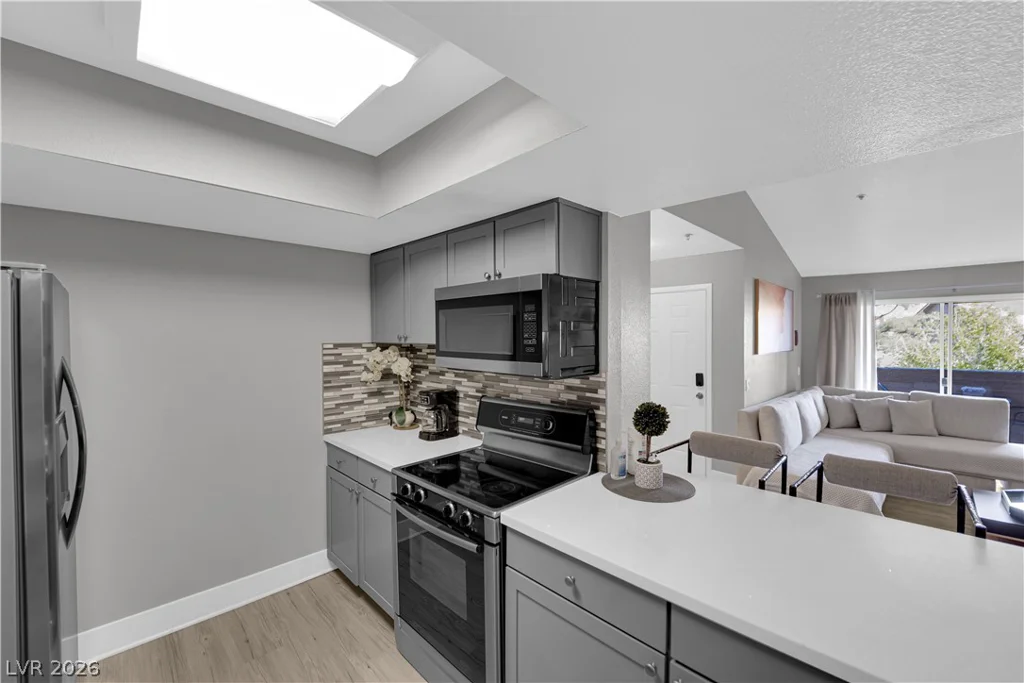 4200 Valley View, Las Vegas, NV 89103