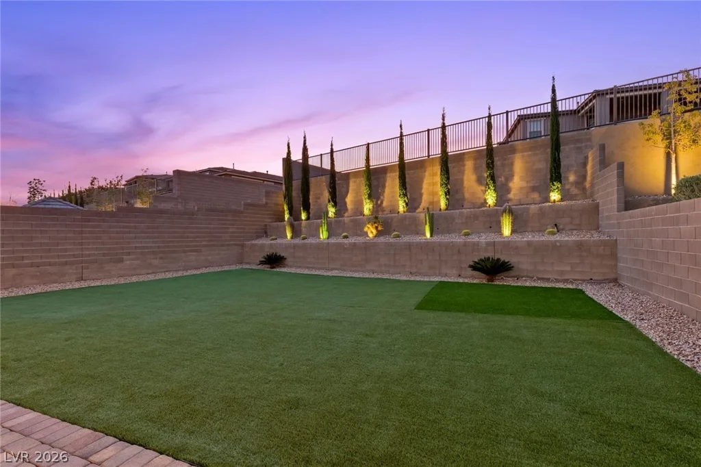 343 Cooper Hawk, Las Vegas, NV 89138