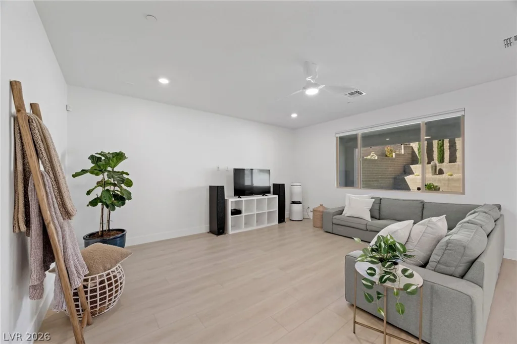 343 Cooper Hawk, Las Vegas, NV 89138