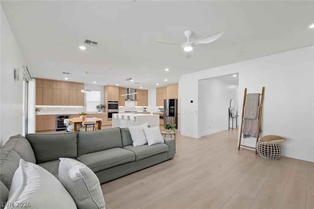 343 Cooper Hawk, Las Vegas, NV 89138