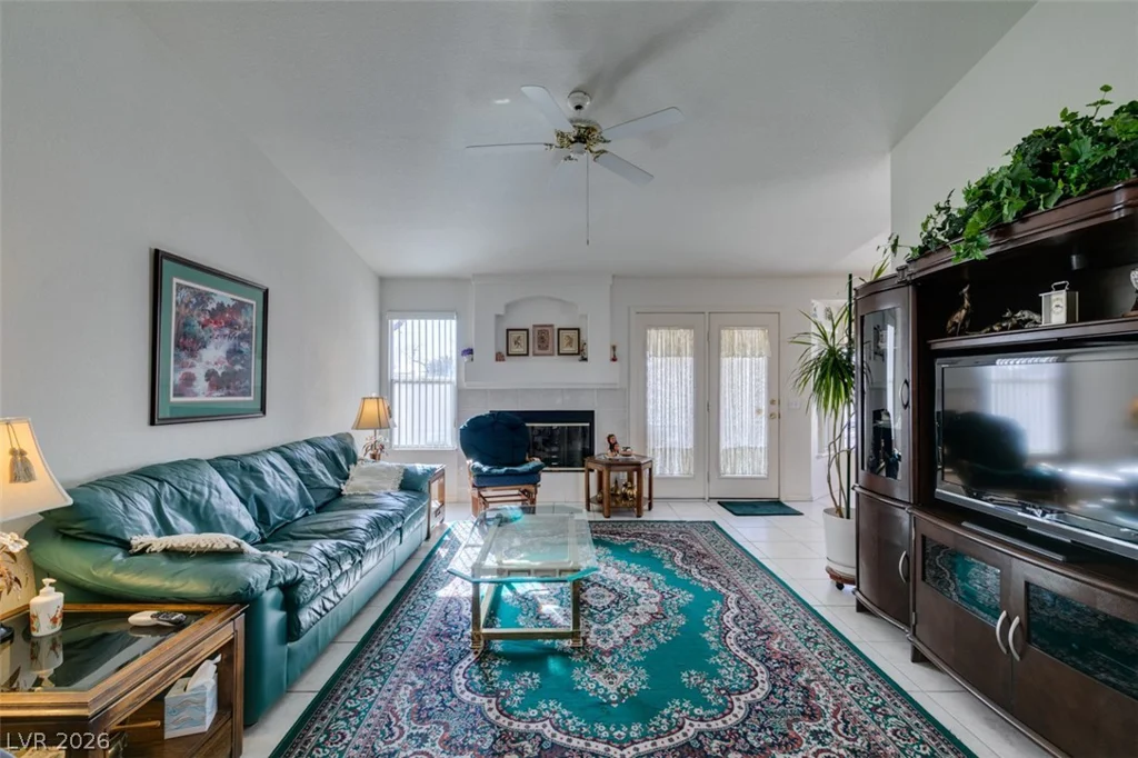 8113 Tropic Isle, Las Vegas, NV 89128