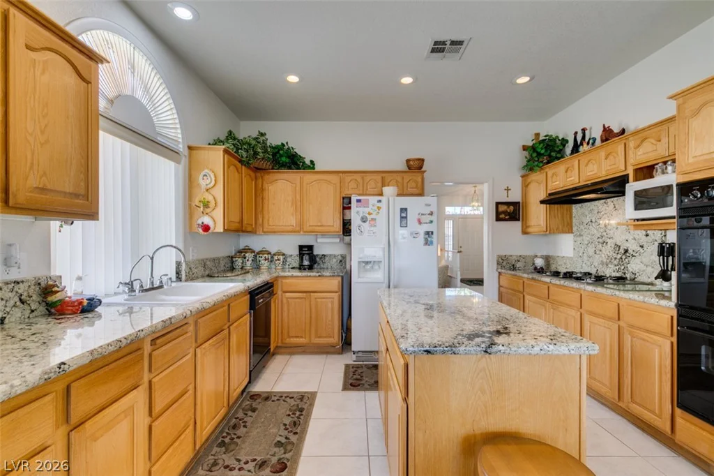 8113 Tropic Isle, Las Vegas, NV 89128