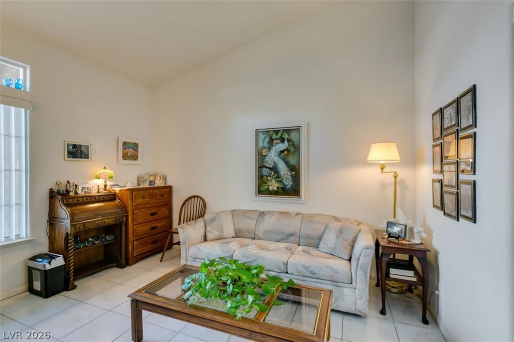 8113 Tropic Isle, Las Vegas, NV 89128