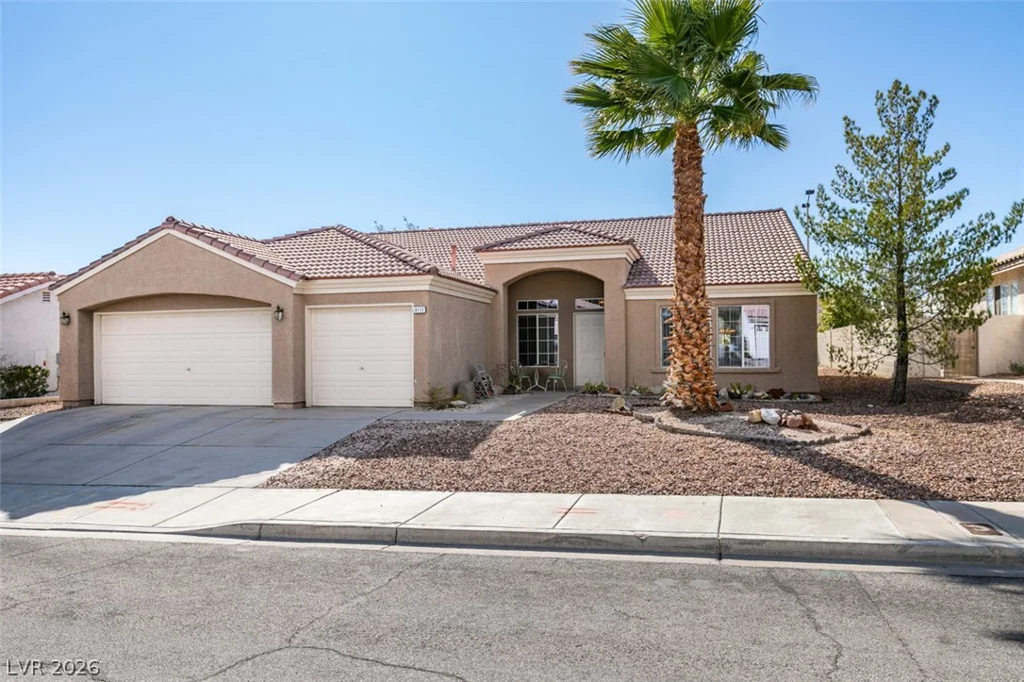 8113 Tropic Isle, Las Vegas, NV 89128