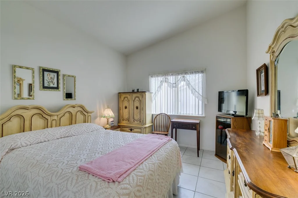 8113 Tropic Isle, Las Vegas, NV 89128