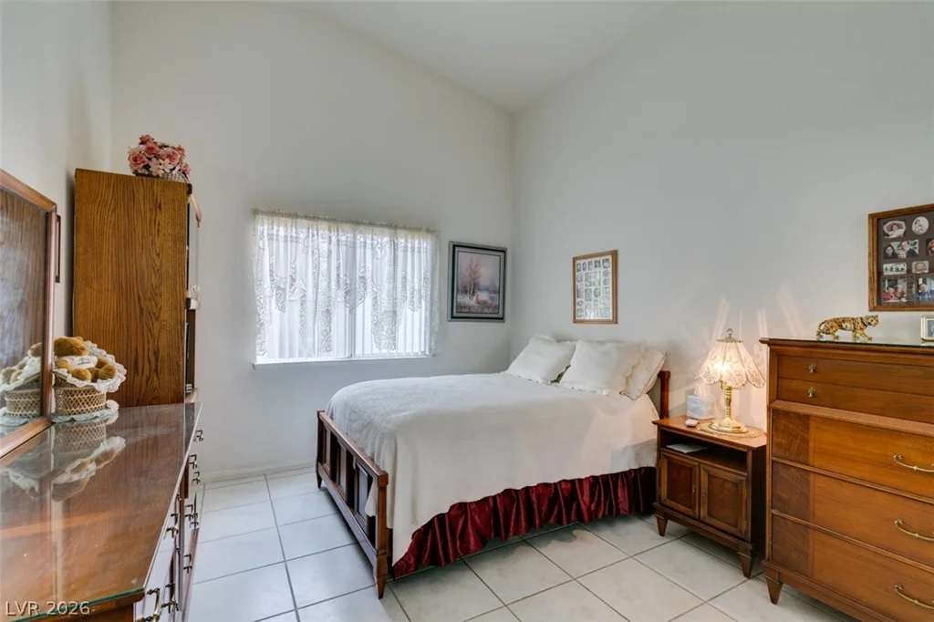 8113 Tropic Isle, Las Vegas, NV 89128
