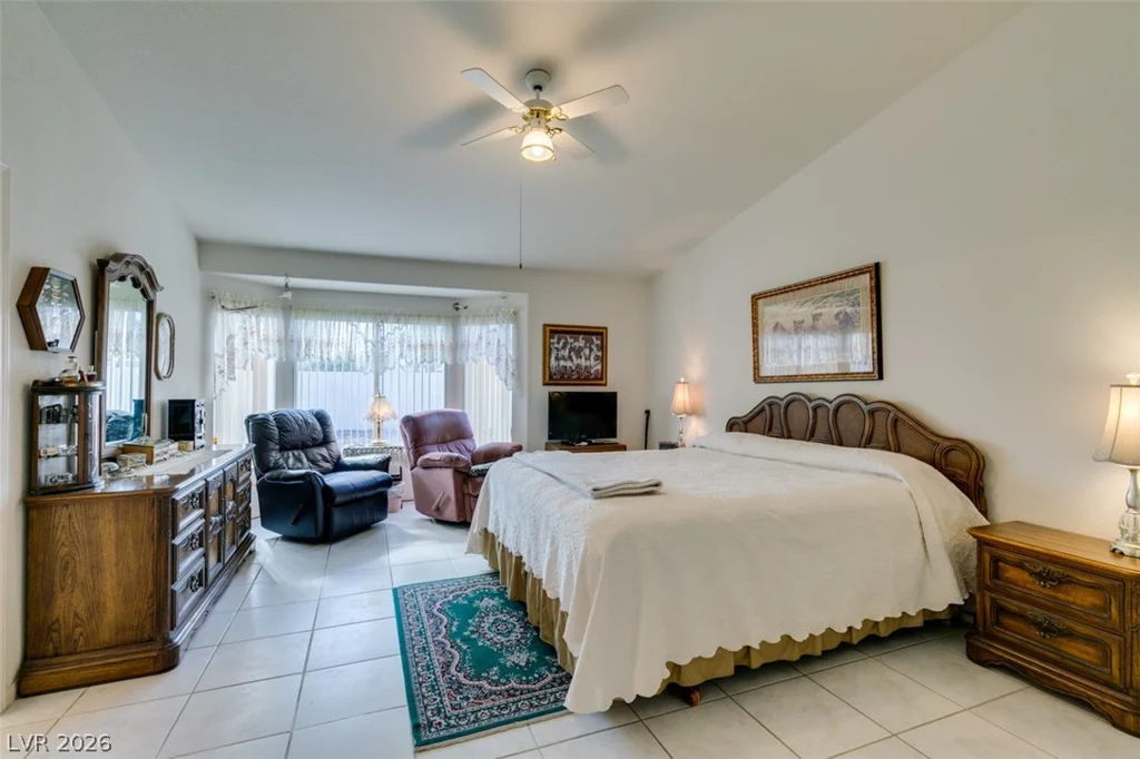 8113 Tropic Isle, Las Vegas, NV 89128