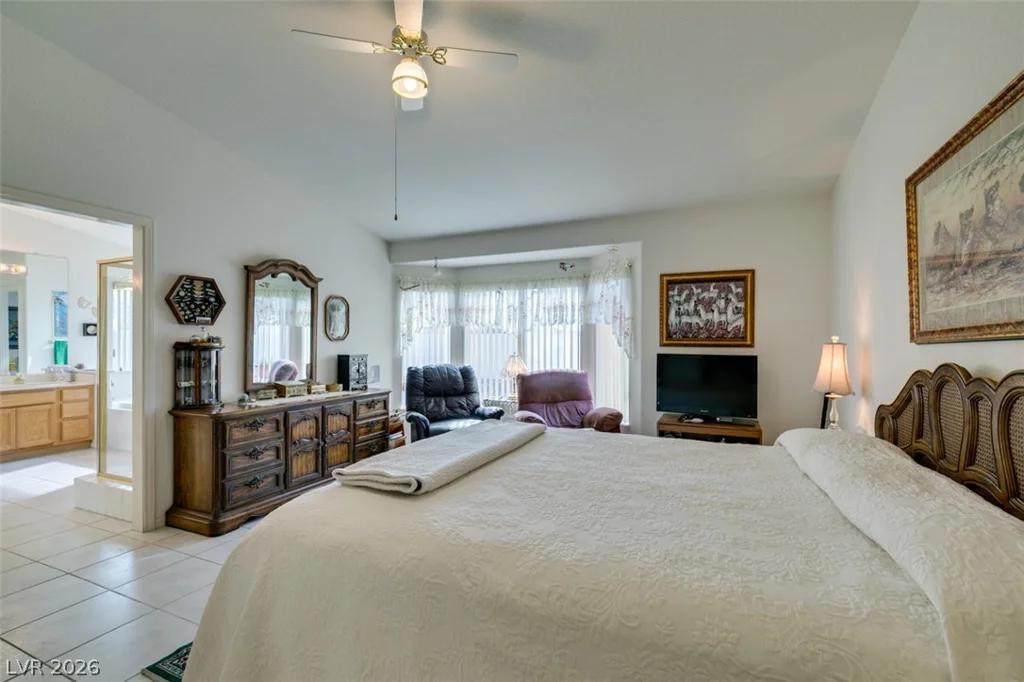 8113 Tropic Isle, Las Vegas, NV 89128