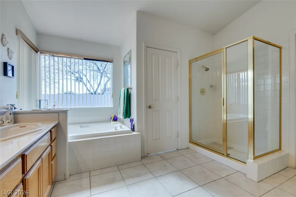 8113 Tropic Isle, Las Vegas, NV 89128