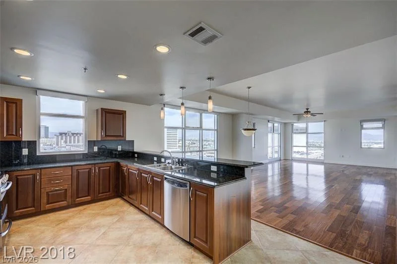 150 Las Vegas, Las Vegas, NV 89101