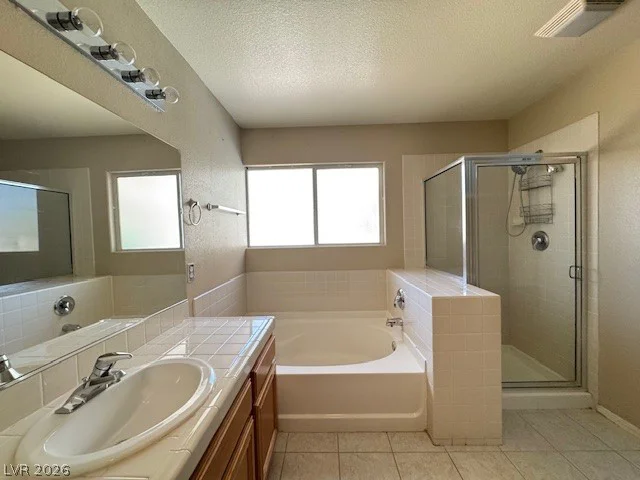 118 Crescent Bay, Henderson, NV 89012
