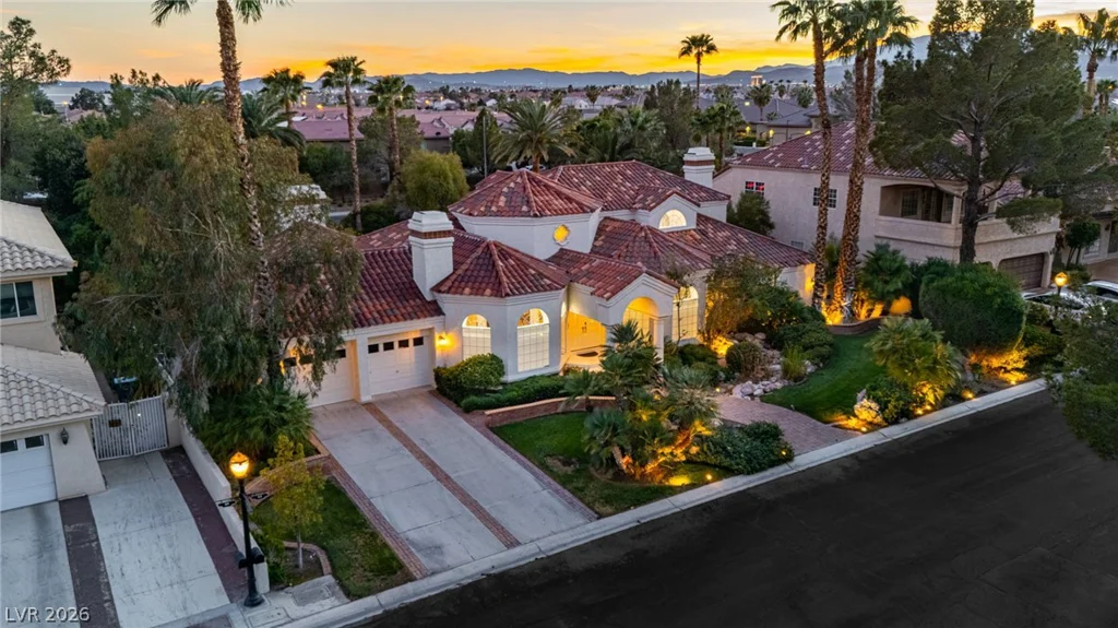32 Princeville, Las Vegas, NV 89113