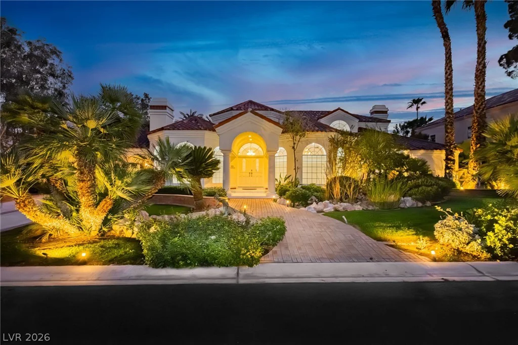 32 Princeville, Las Vegas, NV 89113