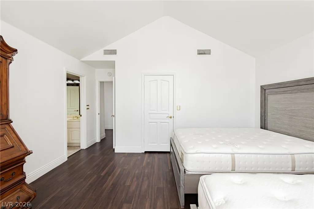 32 Princeville, Las Vegas, NV 89113