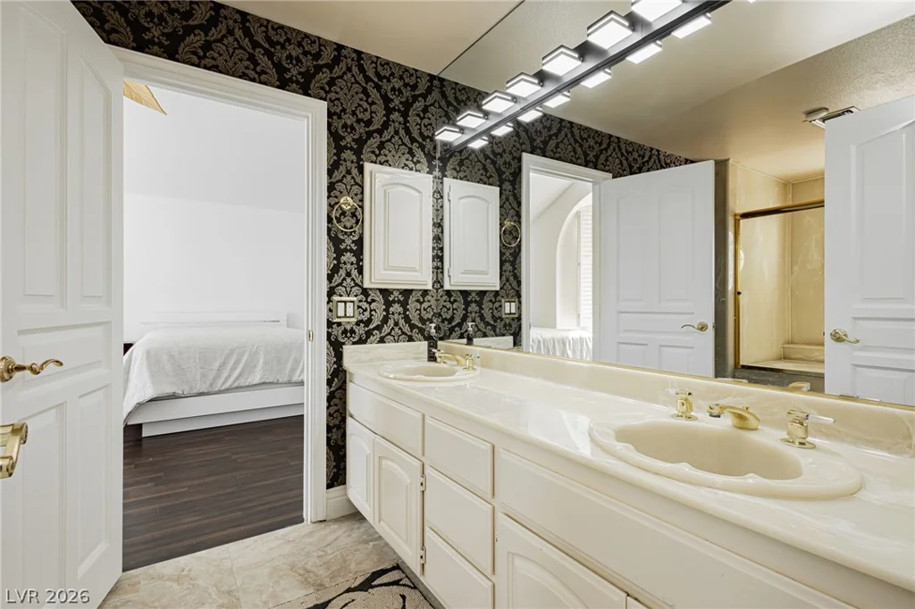 32 Princeville, Las Vegas, NV 89113