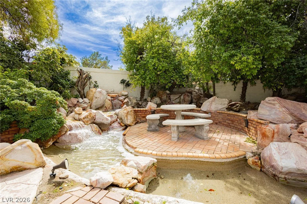 32 Princeville, Las Vegas, NV 89113