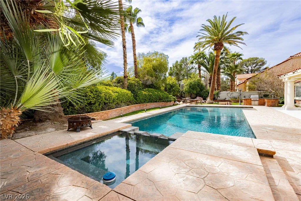 32 Princeville, Las Vegas, NV 89113