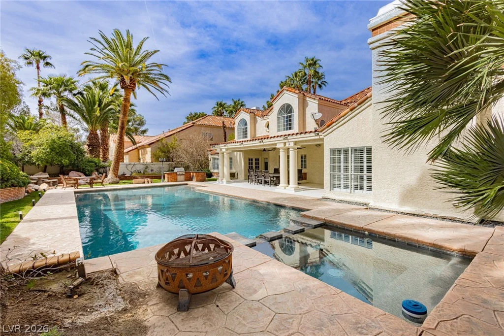 32 Princeville, Las Vegas, NV 89113