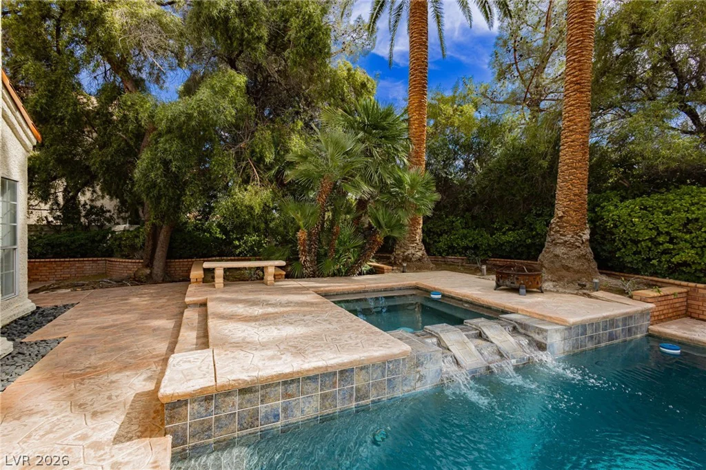 32 Princeville, Las Vegas, NV 89113