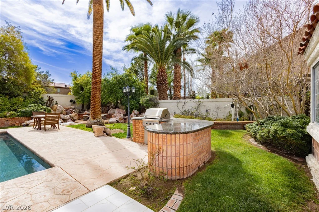 32 Princeville, Las Vegas, NV 89113