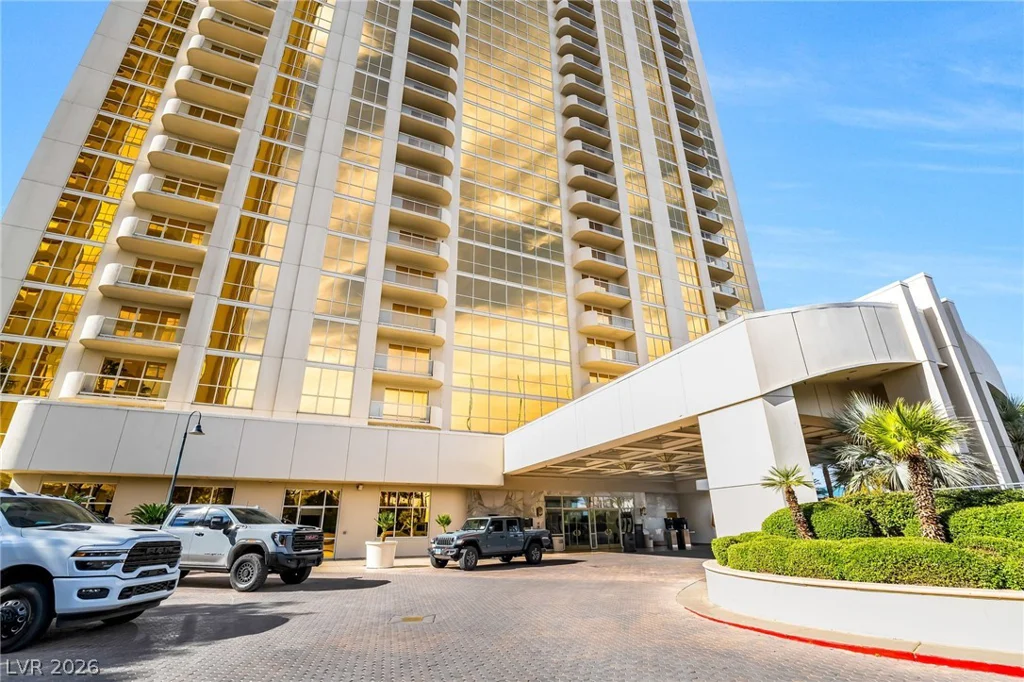 125 Harmon, Las Vegas, NV 89109
