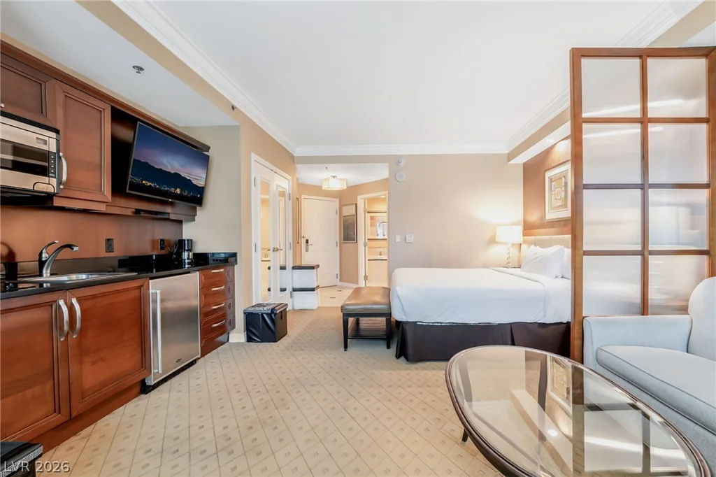 125 Harmon, Las Vegas, NV 89109