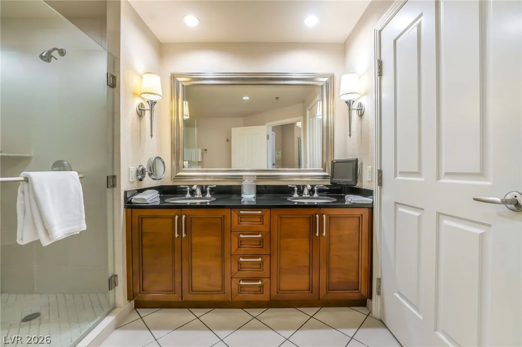 125 Harmon, Las Vegas, NV 89109