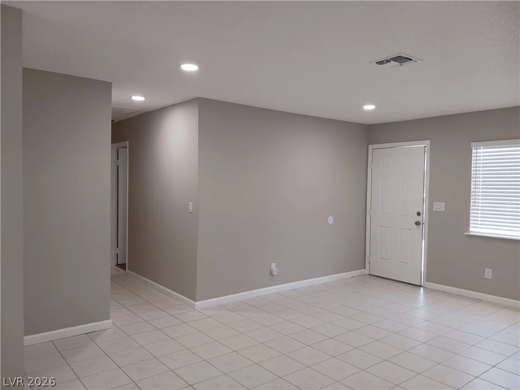 3653 Lone Oak, Las Vegas, NV 89115