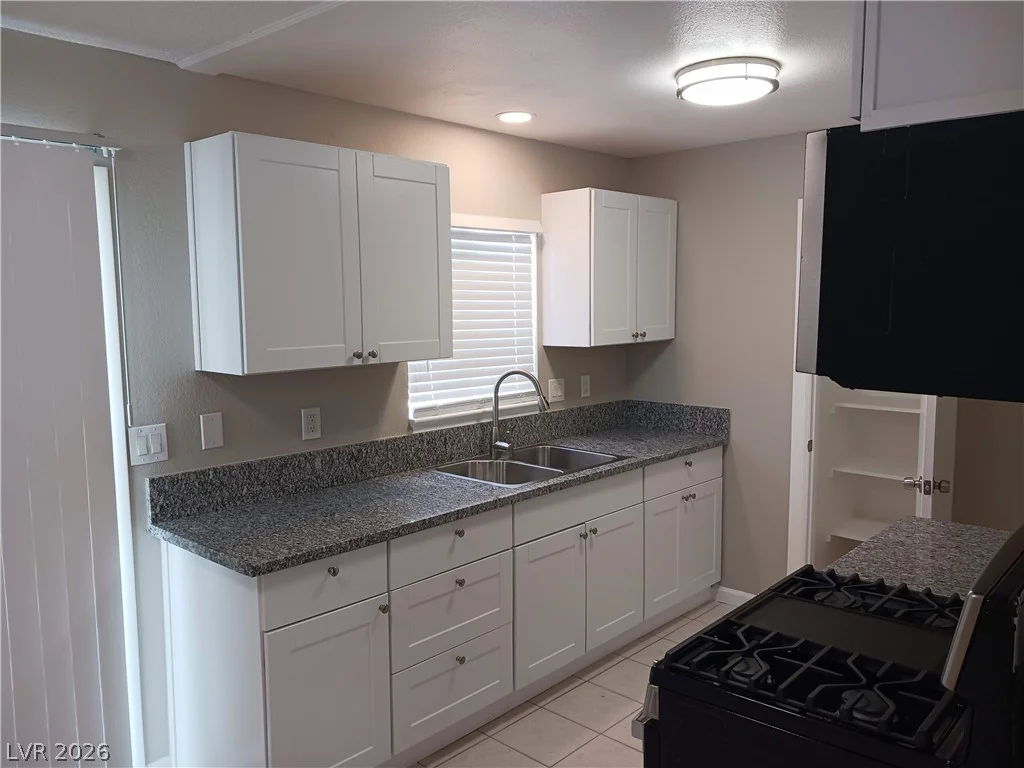 3653 Lone Oak, Las Vegas, NV 89115