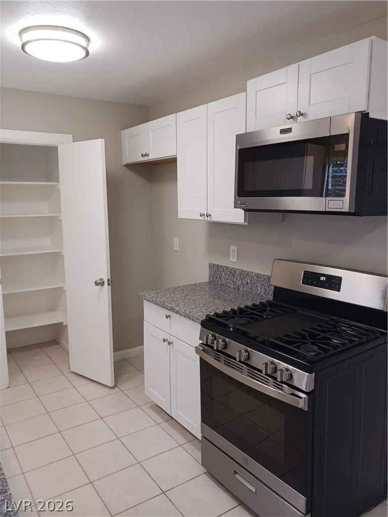 3653 Lone Oak, Las Vegas, NV 89115