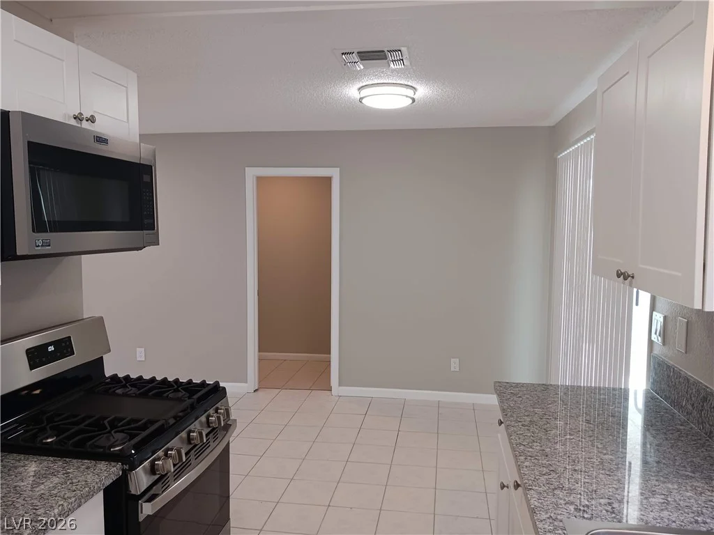3653 Lone Oak, Las Vegas, NV 89115