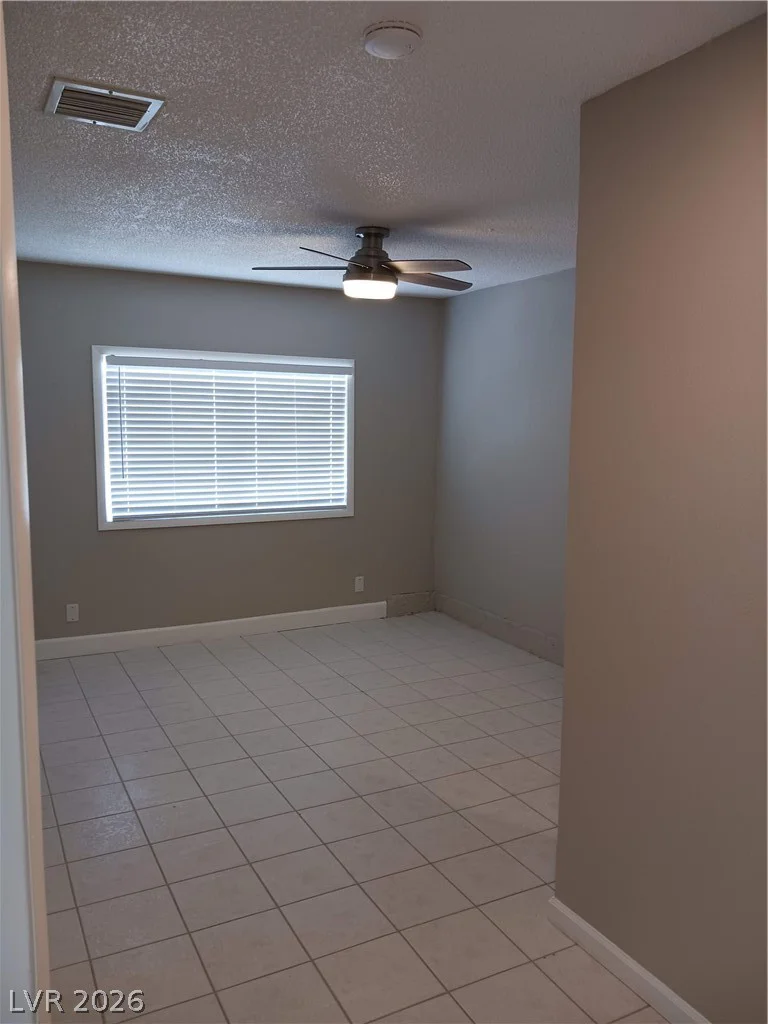 3653 Lone Oak, Las Vegas, NV 89115