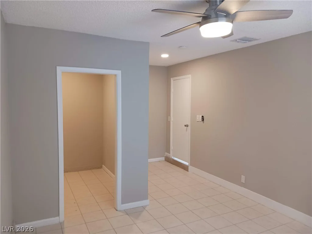 3653 Lone Oak, Las Vegas, NV 89115