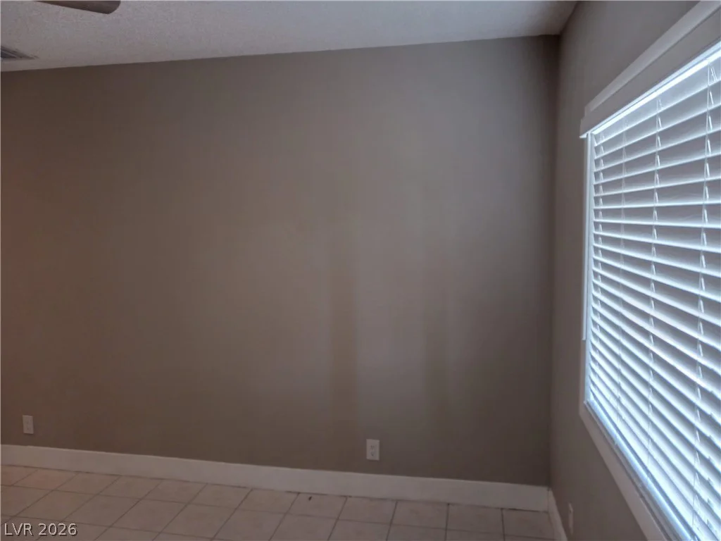 3653 Lone Oak, Las Vegas, NV 89115