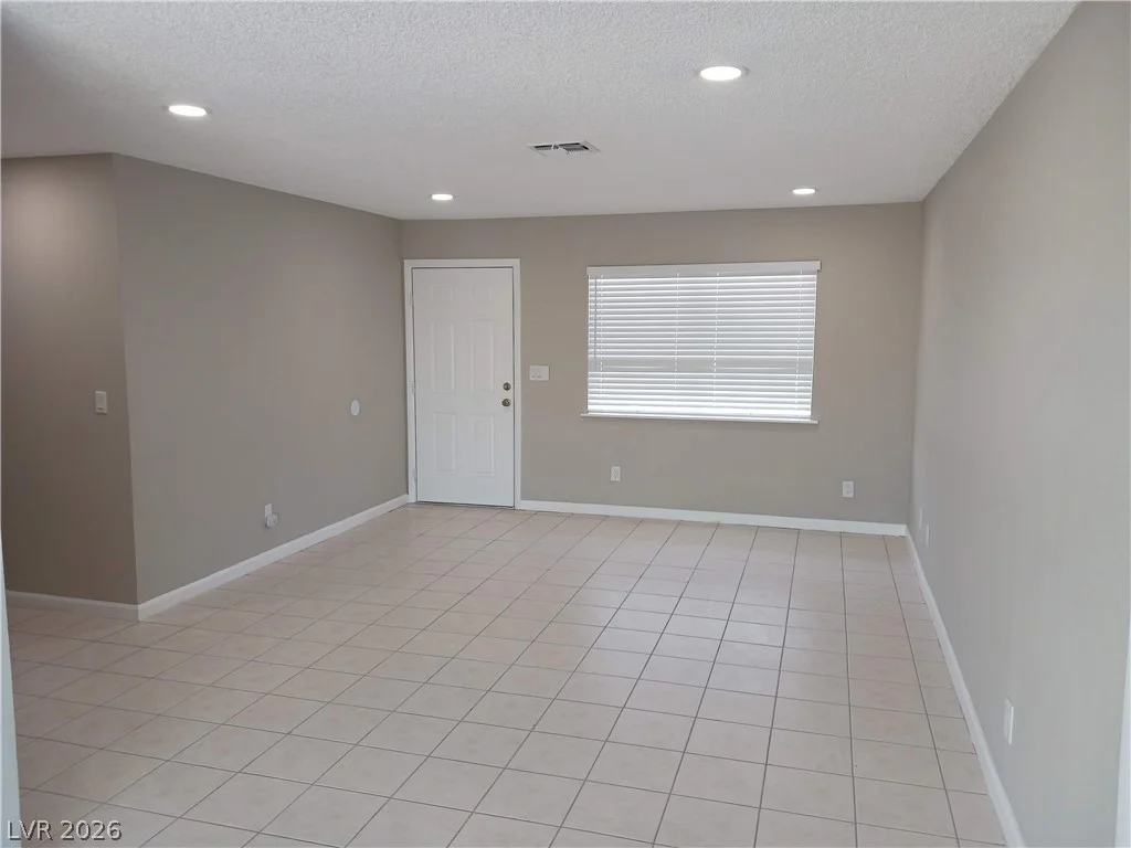 3653 Lone Oak, Las Vegas, NV 89115