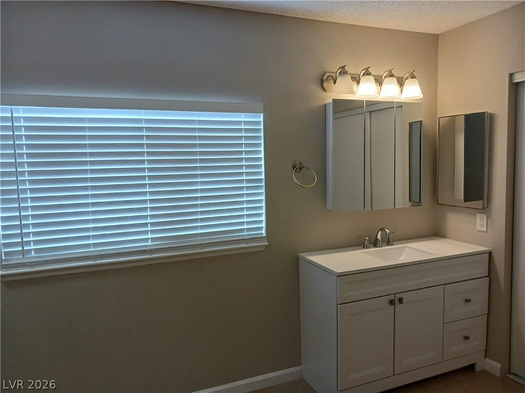 3653 Lone Oak, Las Vegas, NV 89115