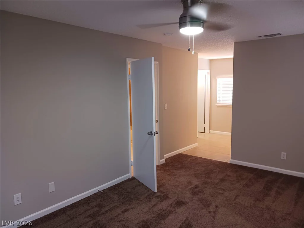 3653 Lone Oak, Las Vegas, NV 89115