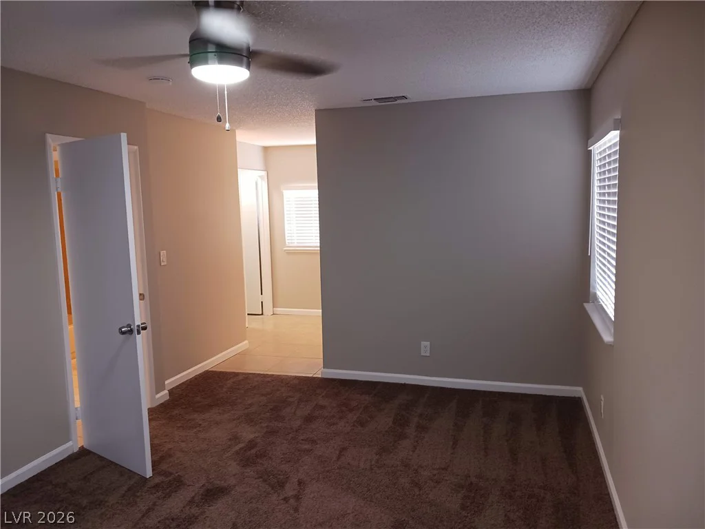 3653 Lone Oak, Las Vegas, NV 89115